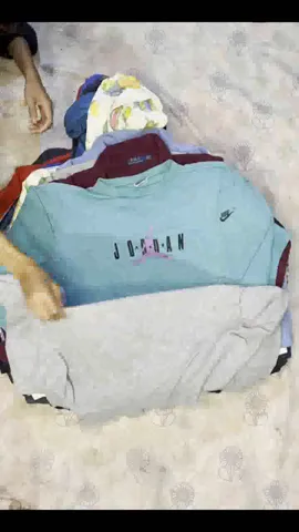 Authentic  branded vintage sweatshirts and hoodies 42 piece