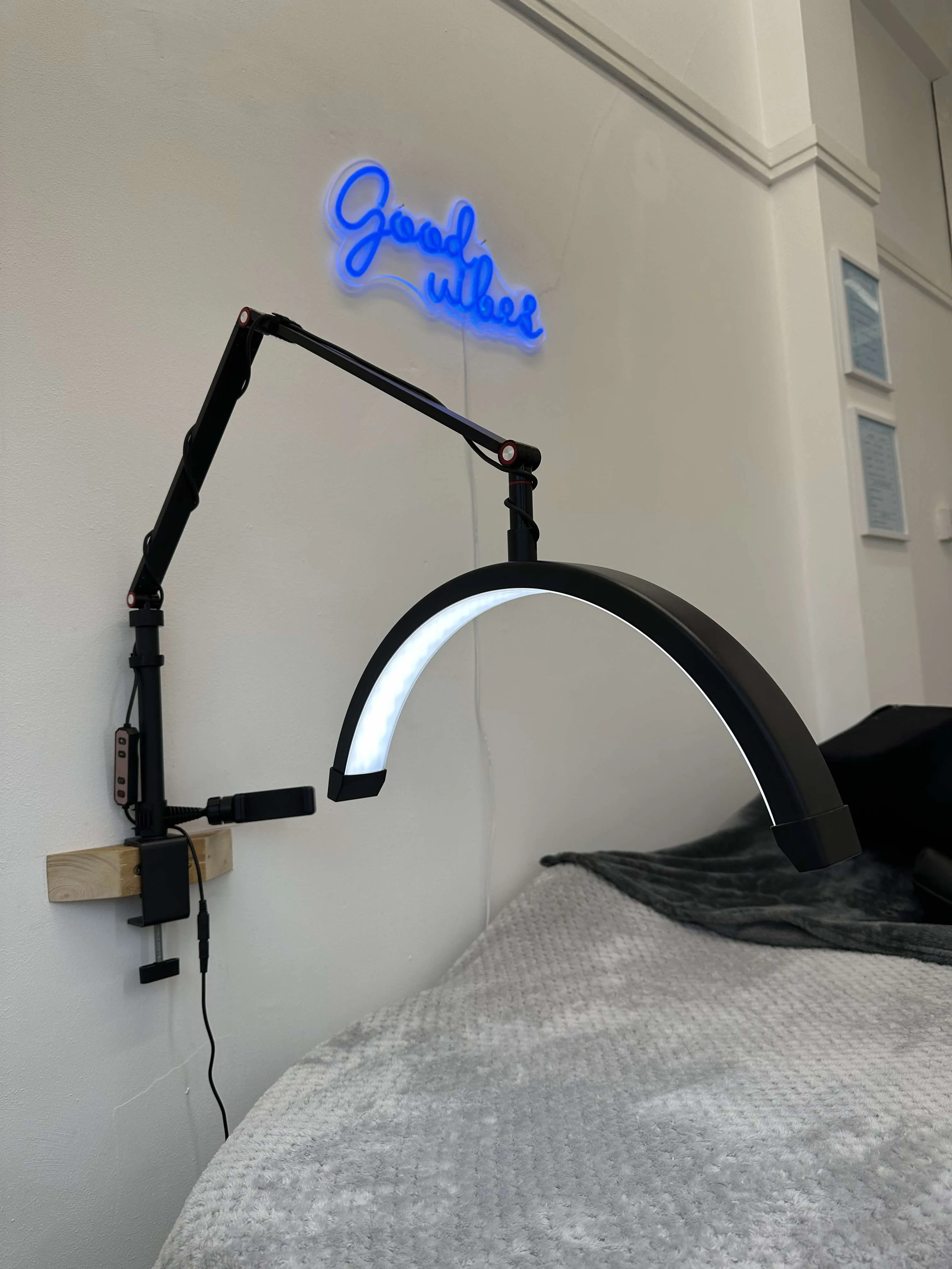 Bed/table mounted half moon led light lamp Black