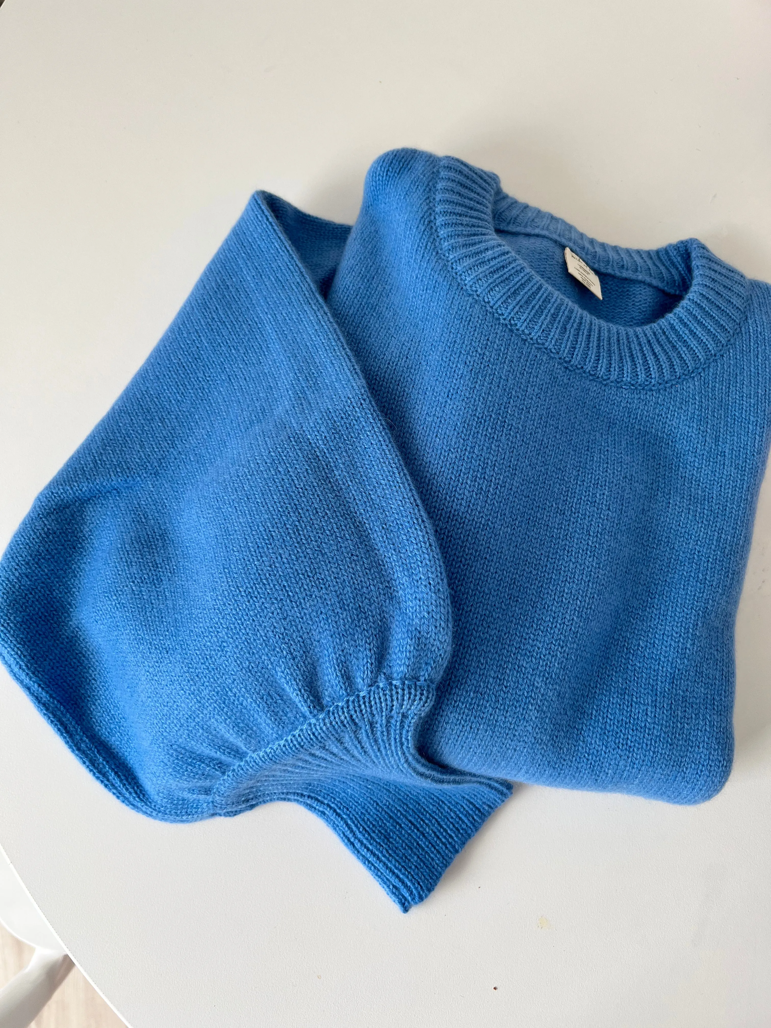 Ladies cashmere knit - balloon sleeve