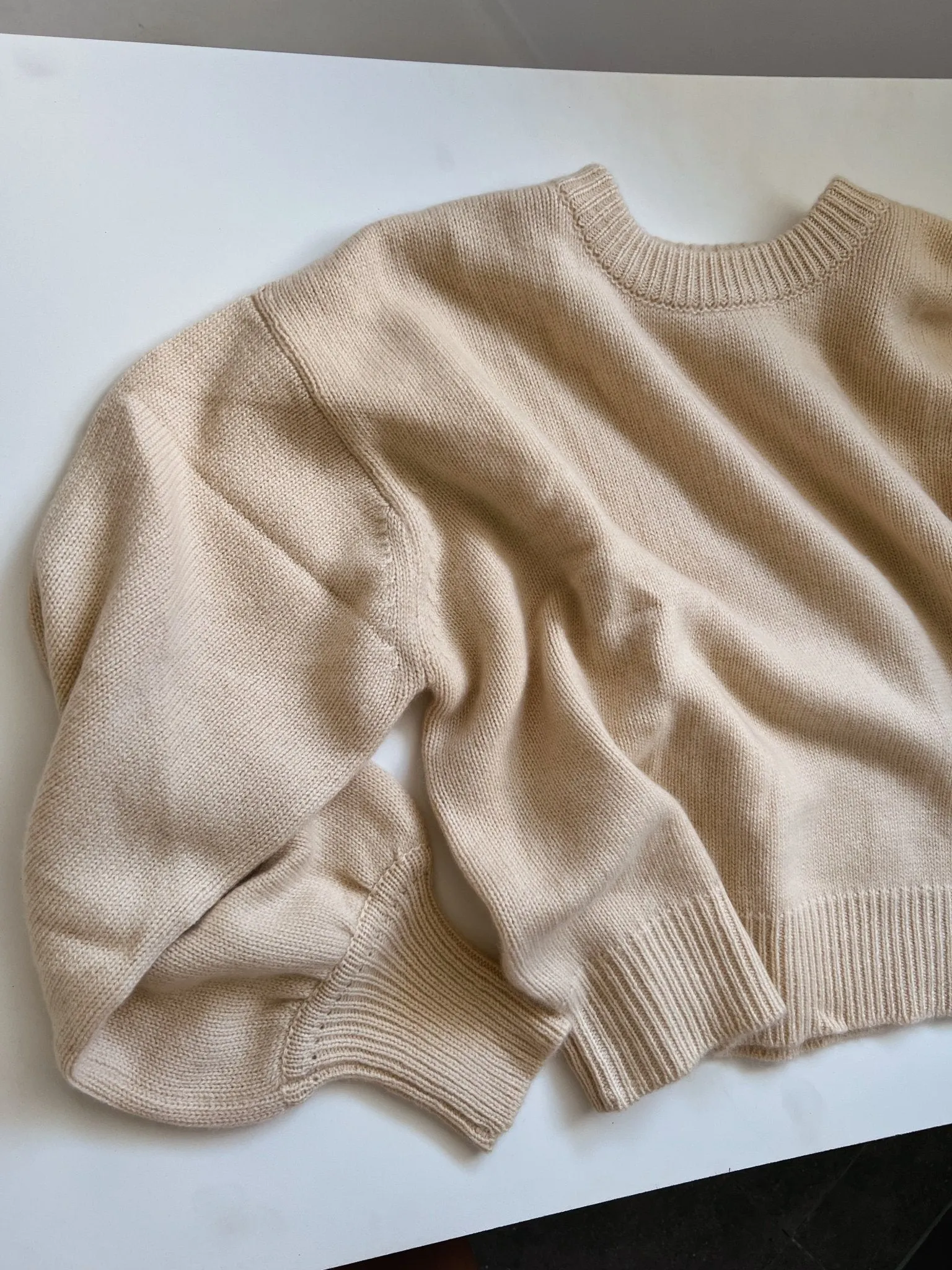 Ladies cashmere knit - balloon sleeve